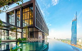 Lucentia Residence By Home Horizon